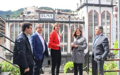 Elma herritarren tramitazioak errazteko gune izatea nahi du EAJk