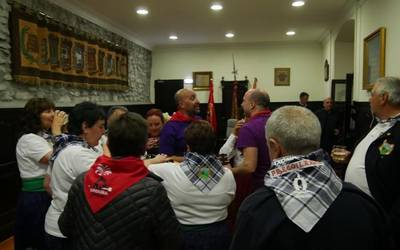 Txupinarekin batera piztu da festa otxomaioetan
