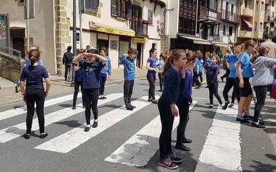 Giro ederrean ospatu du Danbolin musika eskolak bere festa
