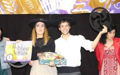 Eneritz Aulestia eta Julen Alonso nagusi Markina-Xemeingo II. Helduen Trikitixa Txapelketan