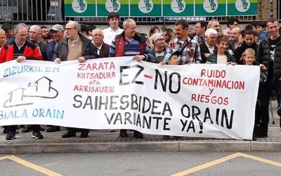 Biala Orain!herriko taldeak kontzentrazioa deitu du Zizurkilen saihesbidea eskatzeko