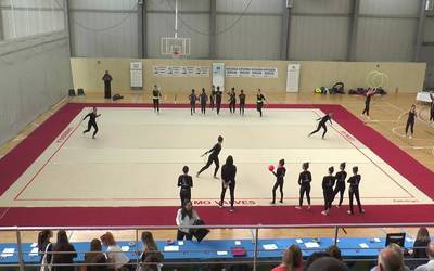 Denboraldi itxiera bikaina eman diote Tolosa C.F.  taldeko gimnastek