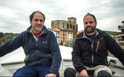 Andoni eta Juan Ramon Larrañaga: "Mila gauza gerta daitezke itsasoan, eta guri, zorionez, ez zaigu ezer larririk gertatu"