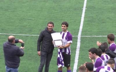 'Harmailatik' kronika: Mondra eta Amaikak Bat taldeen arteko futbol partidua