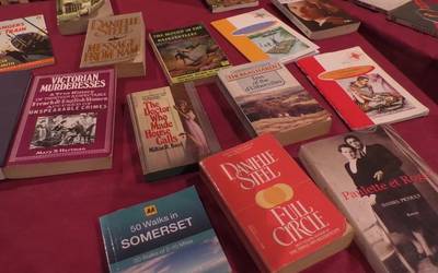 IV. Liburu truke-azoka ospatu dute Seguran