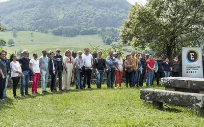 "Aiaraldean euskara alderdi politikoen agenda politikoan dago"