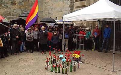 Ezkabako ihesaldian parte hartu zutenak izan dituzte gogoan