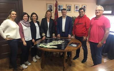 Aitor Estebanek dio "gestioak" egingo dituela, "Guardia Zibilak Oñati utz dezan"
