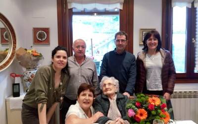 Bernardina Zubillagak 100 urte bete ditu