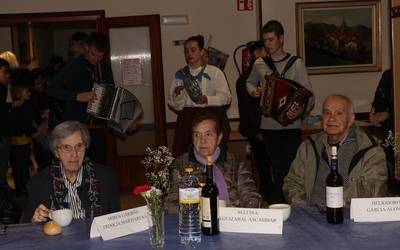 Merezitako omenaldia 87 urte bete dituztenei