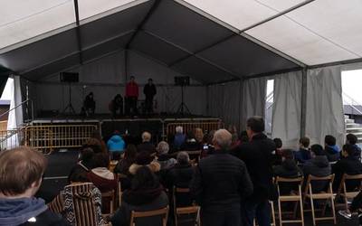 Korrontearen aurka, jaiak borobildu dituzte Errekalden