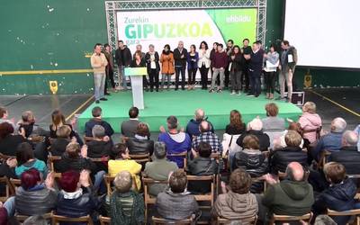 Hauteskunde kanpainako ekitaldi nagusia egin du EH Bilduk Azpeitin