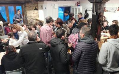 Lau urteren ostean, bueltan da Ozkarbi elkartearen eguna