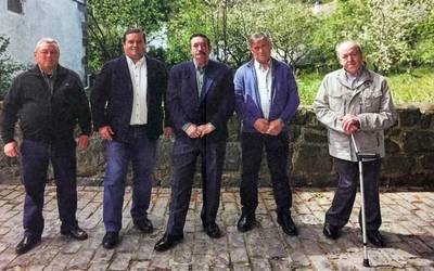 Leitzako Navarra Sumak ere taldeko argazkia atera du