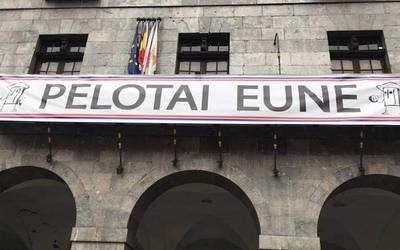 Emakumeen erabakiz, aurrera egingo du Pelotai Eunek