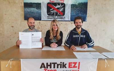 AHTaren aurkako konpromisoa sinatu dute EH Bilduk eta Elkarrekin Podemosek