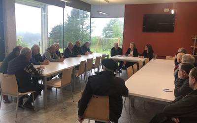 Lehen sektorekoekin batu dira EAJko ordezkariak