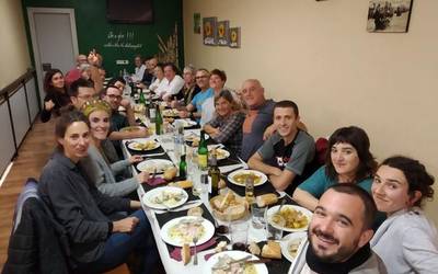 Elgetako EH Bilduk afaria egin du hauteskunde kanpainari amaiera emateko