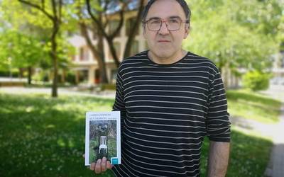 "Gauez idazten dut, lo egiteko orduak kenduta"