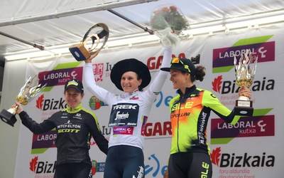 Elisa Longo Borghini nagusitu da Emakumeen Birako laugarren etapan, Oñatin