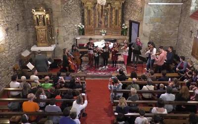 Lazkao Txiki Musika Eskolaren soka instrumentu eta soinu kontzertua