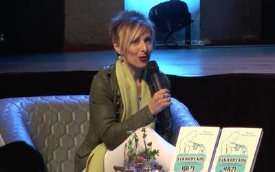 'Elkarrekin hazi' liburua aurkeztu du Nerea Mendizabalek