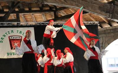 Asteburuan, Euskal Dantzen jaialdia ospatuko da Durangoko Andra Marian, Euskal Herri osoko dantza taldeekin