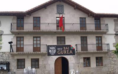 Saizek Uharteri pasako dio aginte makila