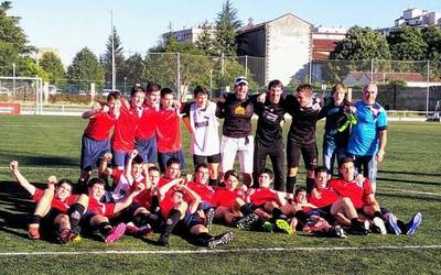 Baztan futbol taldeko kadeteek mailaz igotzea lortu dute