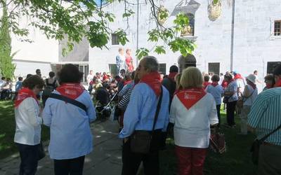 Nafarroako Etxeen Jardunaldia giro ederrean ospatu dute Lesakan