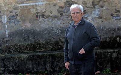 Angel Basterretxea hil da, 54 urtez Mendaroko abade izandakoa