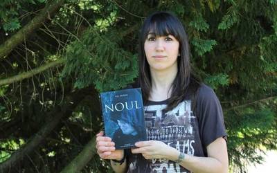“Jende askorengana heldu naiz liburuen booktrailerrei eskerrak”