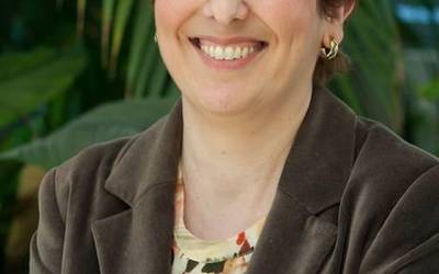 “Bataz beste, duela berrogeita hamar urte baino ordubete gutxiago egiten dugu lo” Elena Urrestarazu