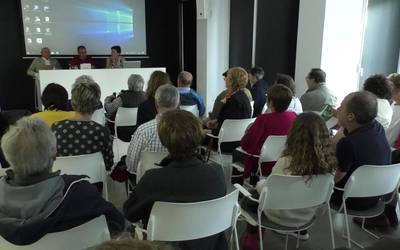 Pizarrerías Sarasola enpresaren historia kontatzen duen liburua aurkeztu dute