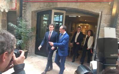 Esparzaren proposamena ezeztatu dute PPk eta Ciudadanosek