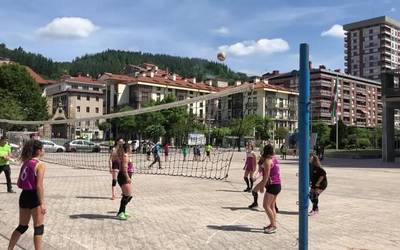 Arrasaten kirol asko eta askotarikoak egiten direla ikusteko eguna