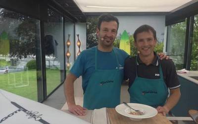 Mikel Agote Txorieneko sukaldean izan da