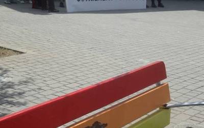 Pentsio duinen alde kalean protestan segitzen dute