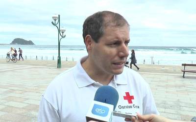 Aurten Gurutze Gorriak ez ditu Zarauzko hondartza eta bainulariak zainduko.