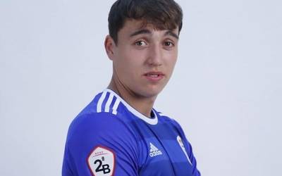Andoni Ugartek Oviedoko lehenengo taldera egin du salto