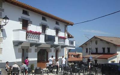 Lizarragak badu taberna
