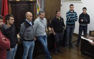 Nekazari gazteei aitortza instituzionala egin die Baztango Udalak