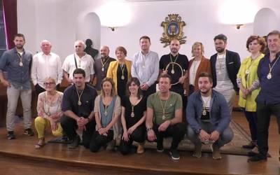 Adur Ezenarro alkate eta gobernu taldea, berria