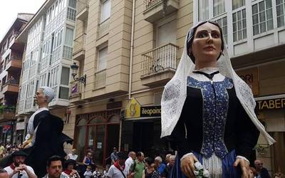 Erraldoiak gira eta bira Erribera kalean