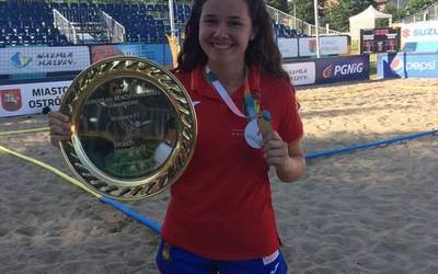 Ainhoa Larrañaga hondartzako eskubaloian Europako txapelduna