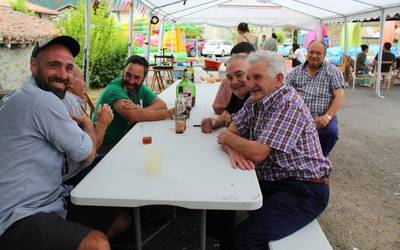 Egun osoko egitarauaz gozatu zuten Zaloako auzunean larunbatean