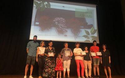 Ines Azpiazu eta Kontxi arrandegia garaile, I. Udaberriko erakusleiho, balkoi eta leiho lehiaketan