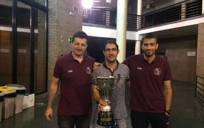 Lolo Encinas entrenatzaileak ez du jarraituko Juaristi ISB taldean