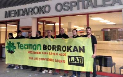 Greba mugabagea hasi dute Mendaroko Ospitaleko Tecman enpresako beharginek