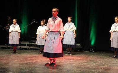 Zuberoatik edanez estreinatu du Itsasik aurtengo Azpeitia Dantzan